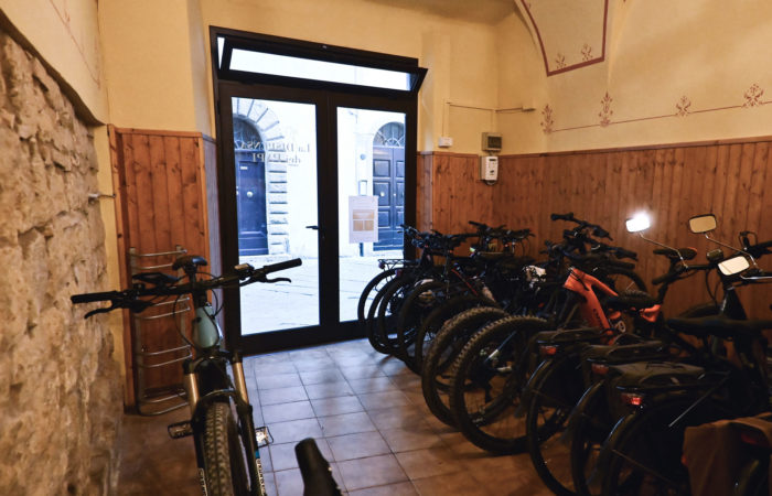 Hotel Volterra a 4 stelle, nel centro Storico con parcheggio bike - bike tour ebike