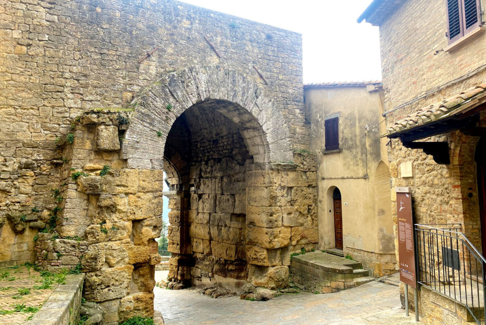 Borghi di Toscana, Val di Cecina, Volterra Porta all'arco